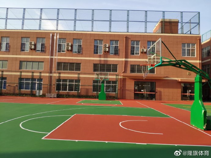上海浦东新区航头镇关兴教育培训中心丙烯酸球场.jpg